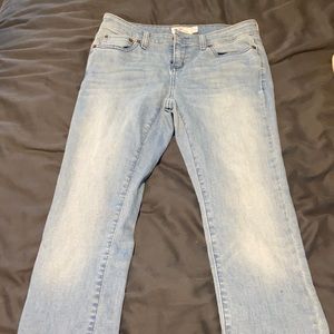 NWOT Vineyard vines light wash skinny jeans size 4